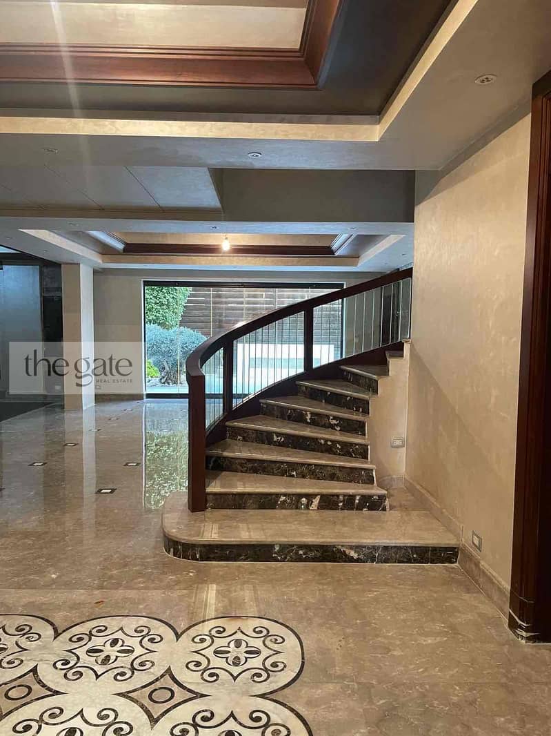 12 8de80c82-da3d-42d9-b1e9-a3dab539fe61. jpg