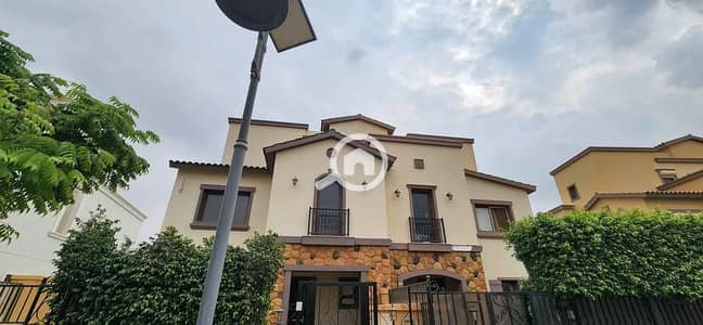 5 Bedroom Villa for Sale in New Cairo, Cairo - 482744491_2352538728464043_896003941378057220_n. jpg