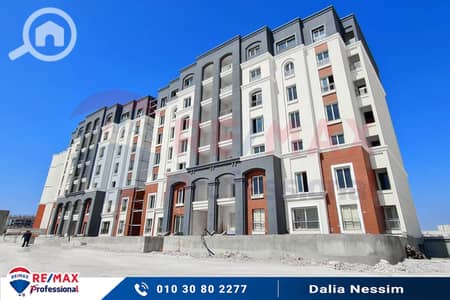 شقة 4 غرف نوم للبيع في عجمي، الإسكندرية - 01 (2). jpg