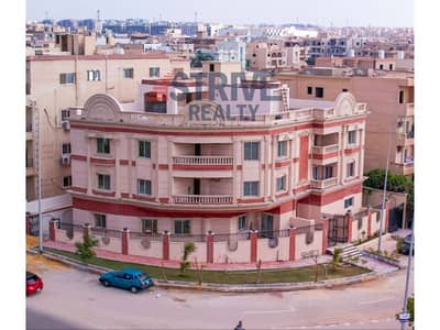3 Bedroom Flat for Sale in New Cairo, Cairo - vrrev. jpg