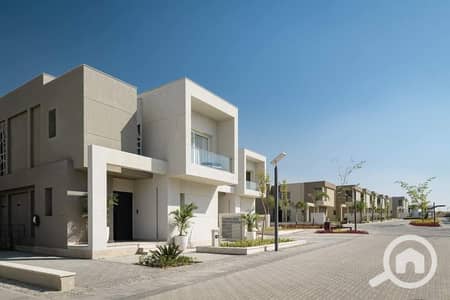 3 Bedroom Townhouse for Sale in 6th of October, Giza - PHOTO-2024-05-22-15-51-14(7). jpg