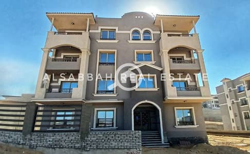 أرض سكنية  للبيع في الشيخ زايد، الجيزة - عمارة كاملة للبيع بالتقسيط فى كمبوند الخمائل بالشيخ زتيد