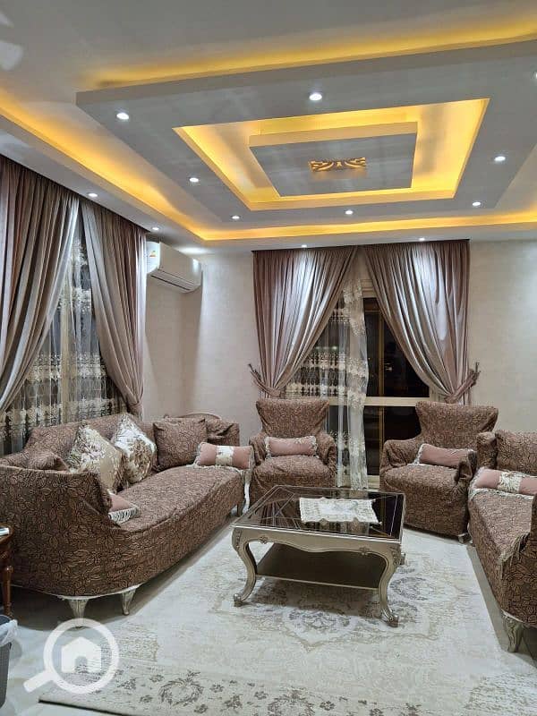 شقة مميزة جدآ ١٨١م تشطيب سوبر لوكس فى الخمائل بالشيخ زايد