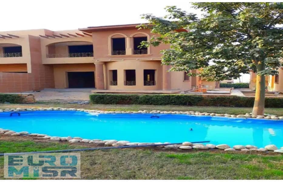 12 Compound-Galleria-Valley. jpg