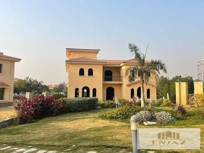 5 Bedroom Villa for Sale in Madinaty, Cairo - IMG-20250120-WA0035. jpg