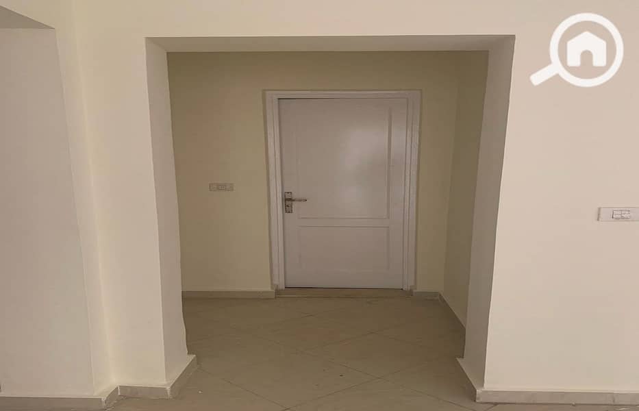 25 fac53bc7-eba2-4e8a-b61e-40a661c2ca86. jpg
