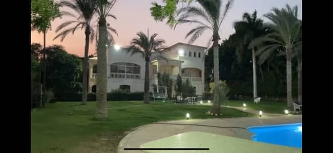 فیلا 5 غرف نوم للبيع في العبور، القاهرة - ڤيلا علي فدان ونصف بجمعيه احمد عرابي. العبور