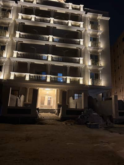 أرض سكنية  للايجار في القاهرة الجديدة، القاهرة - عمارة فاخرة للإيجار بالكامل – اللوتس الشمالية، القاهرة الجديدة