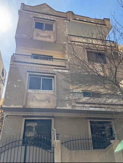 أرض سكنية  للبيع في 6 أكتوبر، الجيزة - عماره للبيع بالحي الاول