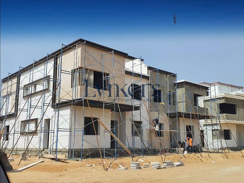 8 Villas-For-Sale-In-Azzar. jpg