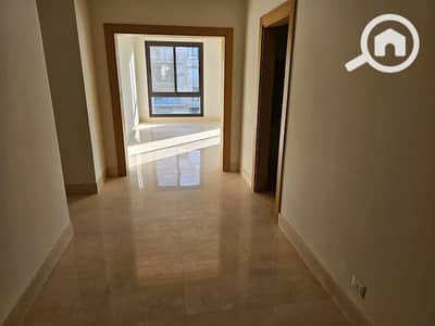 3 Bedroom Flat for Sale in Sheikh Zayed, Giza - 473726306_590213643766618_2680041507338014988_n_800x600. jpg