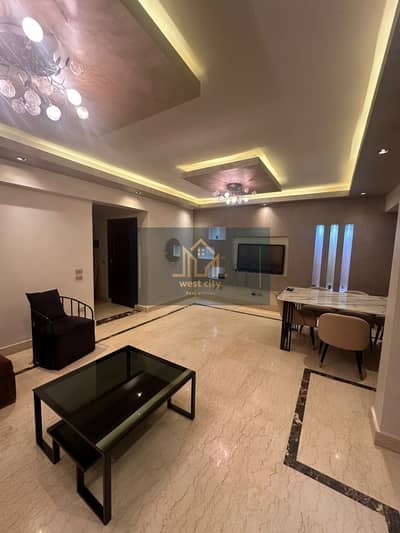 شقة 3 غرف نوم للايجار في الشيخ زايد، الجيزة - IMG-20250521-WA0023(2). jpg