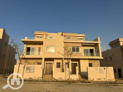 4 Bedroom Townhouse for Sale in 6th of October, Giza - IMG-20250204-WA0846. jpg