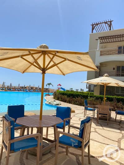 2 Bedroom Chalet for Sale in Ain Sukhna, Suez - Chalet fully finished ground floor chalet directly on the sea in Ain Sokhna, Blue Blue