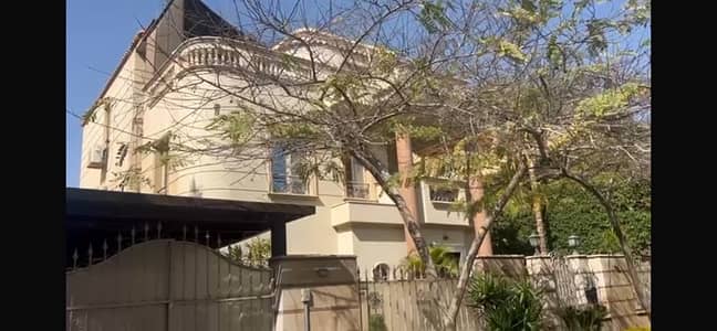 فیلا 5 غرف نوم للبيع في مدينة الشروق، القاهرة - prime luxury fully furnished