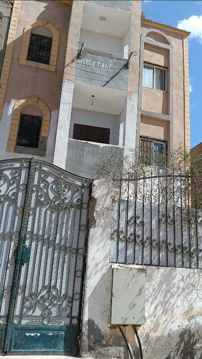 أرض سكنية  للبيع في 6 أكتوبر، الجيزة - منزل في إبني بيتك المنطقة السادسة بجوار صينية الواحات
