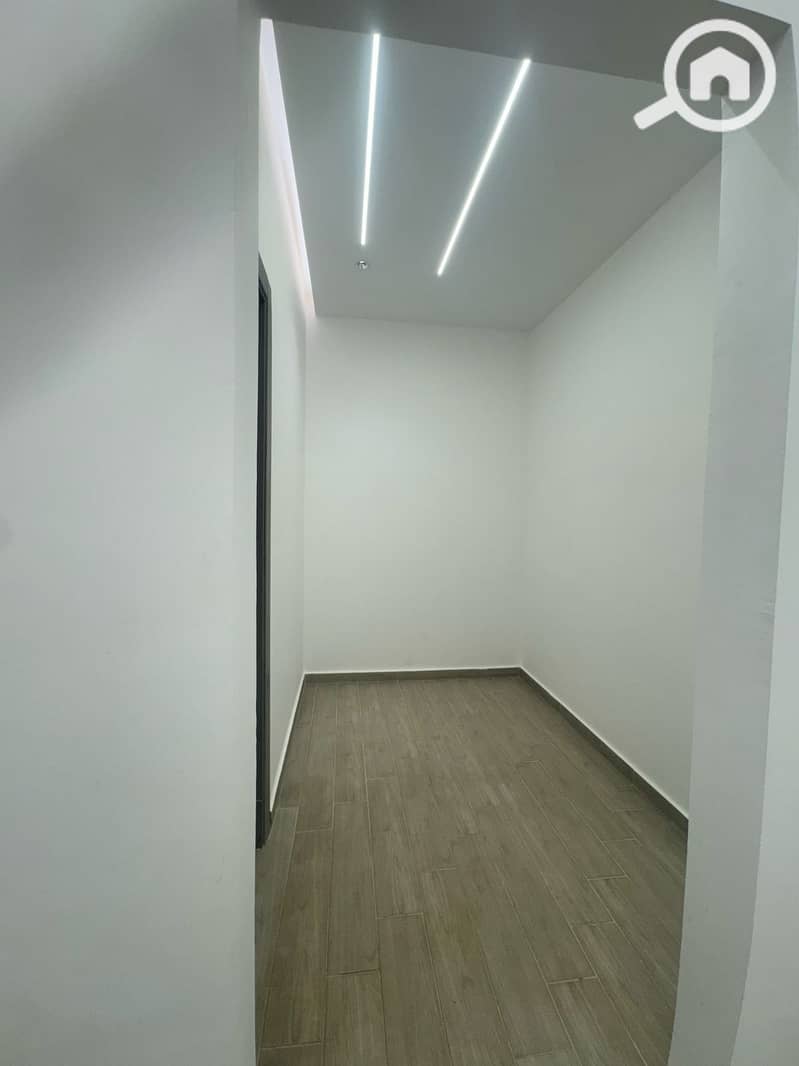 16 b5e74db0-58aa-45a8-9bd9-a0ed3940f330. jpeg
