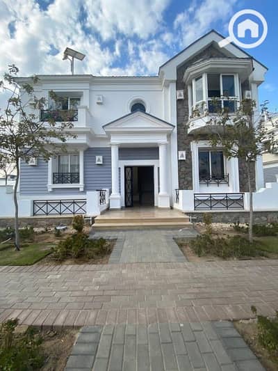 5 Bedroom Villa for Sale in 6th of October, Giza - IMG-20250527-WA0132. jpg