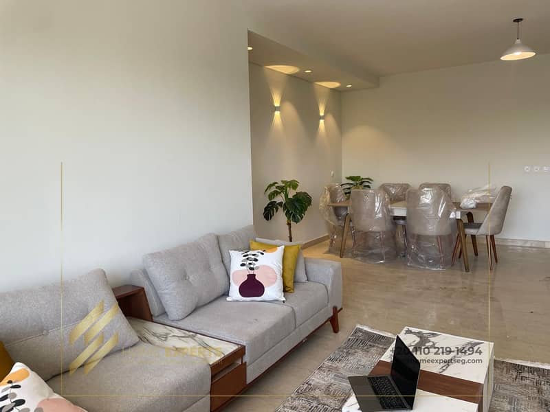 8 5fe84901-ce57-4c95-be2b-eb27498e77b7. jpeg