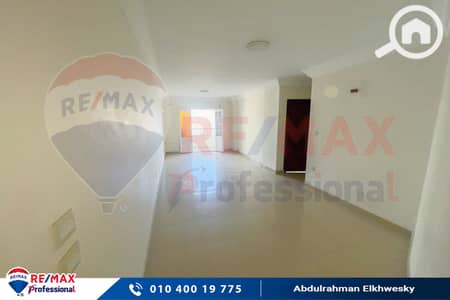 شقة 3 غرف نوم للايجار في سموحة، الإسكندرية - 01. jpg