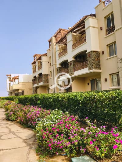 3 Bedroom Chalet for Sale in Ain Sukhna, Suez - Chalet 125m finished with sea view for installment over 8 years on the bays in Ain Sokhna, Zafarana Road.