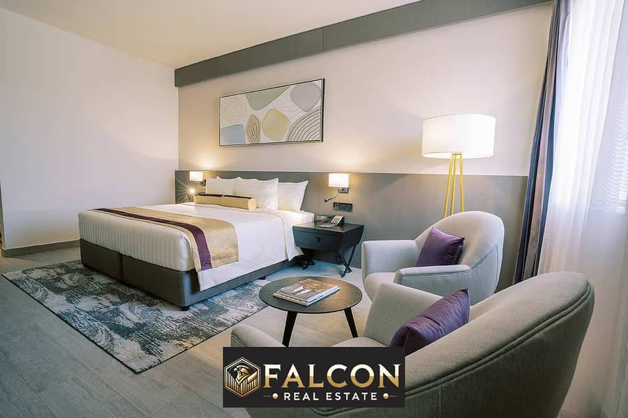 3 gloria_khalidia_palace_deluxe_room_gallery02. jpg