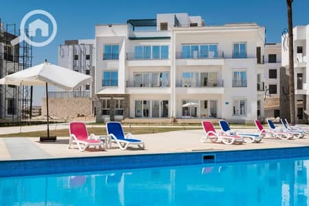 3 Bedroom Chalet for Sale in North Coast, Matruh - شاليه على الpool  فى قرية sea view الساحل الشمالى للبيع بالتقسيط على 10 سنوات