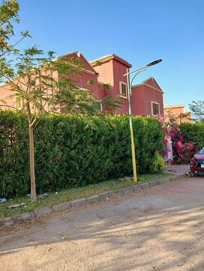 5 Bedroom Villa for Sale in 6th of October, Giza - للبيع بكمبوند جولف السليمانية فيلا زمردة بمدينة سفنكس