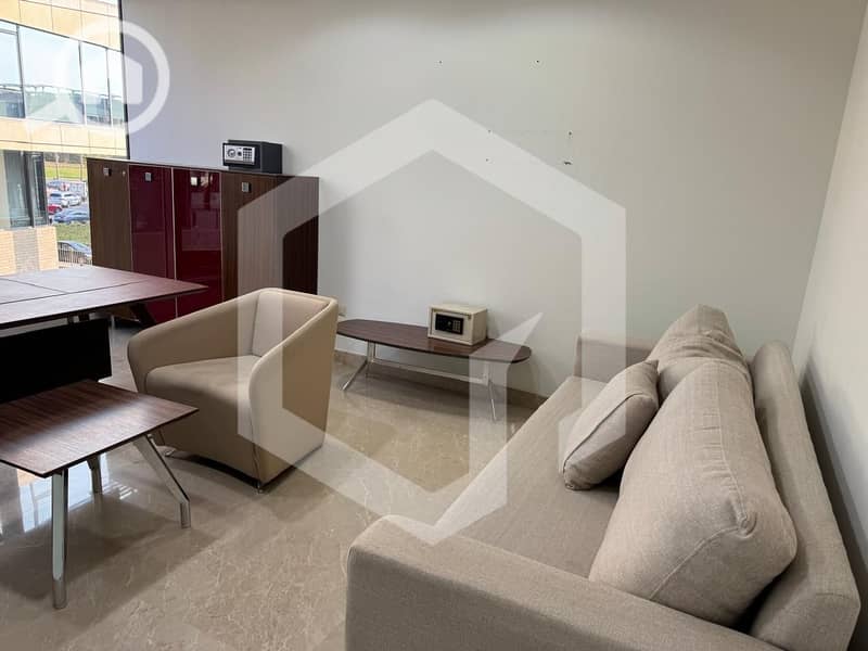 5 The Polygon 5. jpg