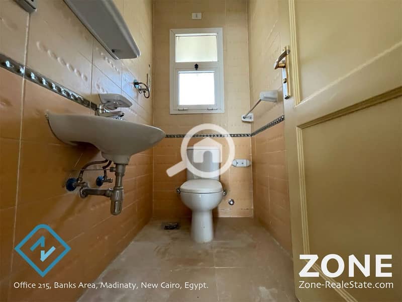 8 0693d7fd-2c08-4740-92ab-fadc8bc8592b. jpg