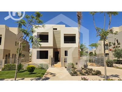 5 Bedroom Villa for Sale in 6th of October, Giza - The Crown 1. jpg