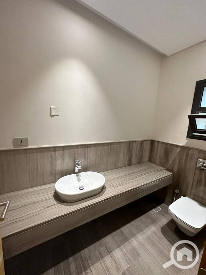 6 Large Toilet - Copy. jpeg