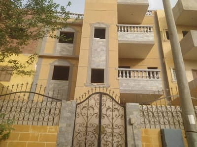 أرض سكنية  للبيع في 6 أكتوبر، الجيزة - ابنى بيتك للبيع المنطقة الخامسة