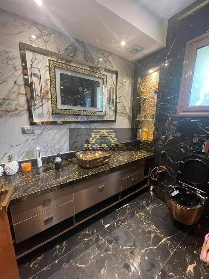 7 toilet. jpeg