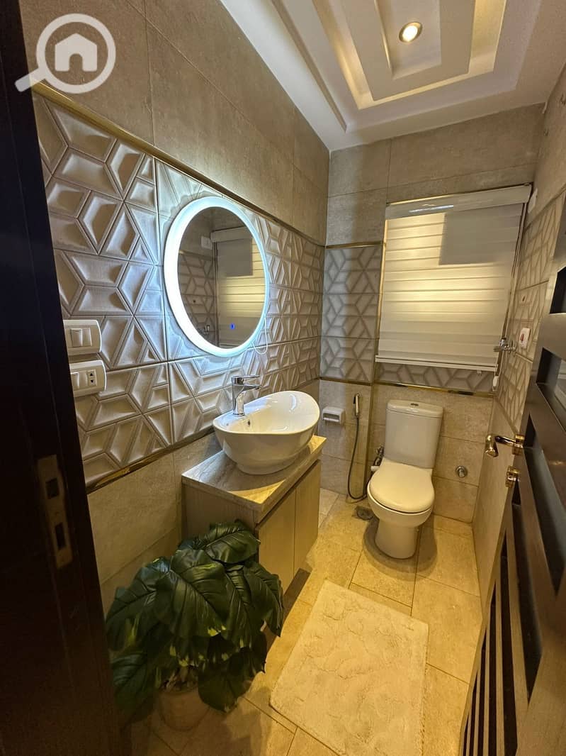 7 569c162e-1cbb-4dca-be40-1087854948b0. jpg