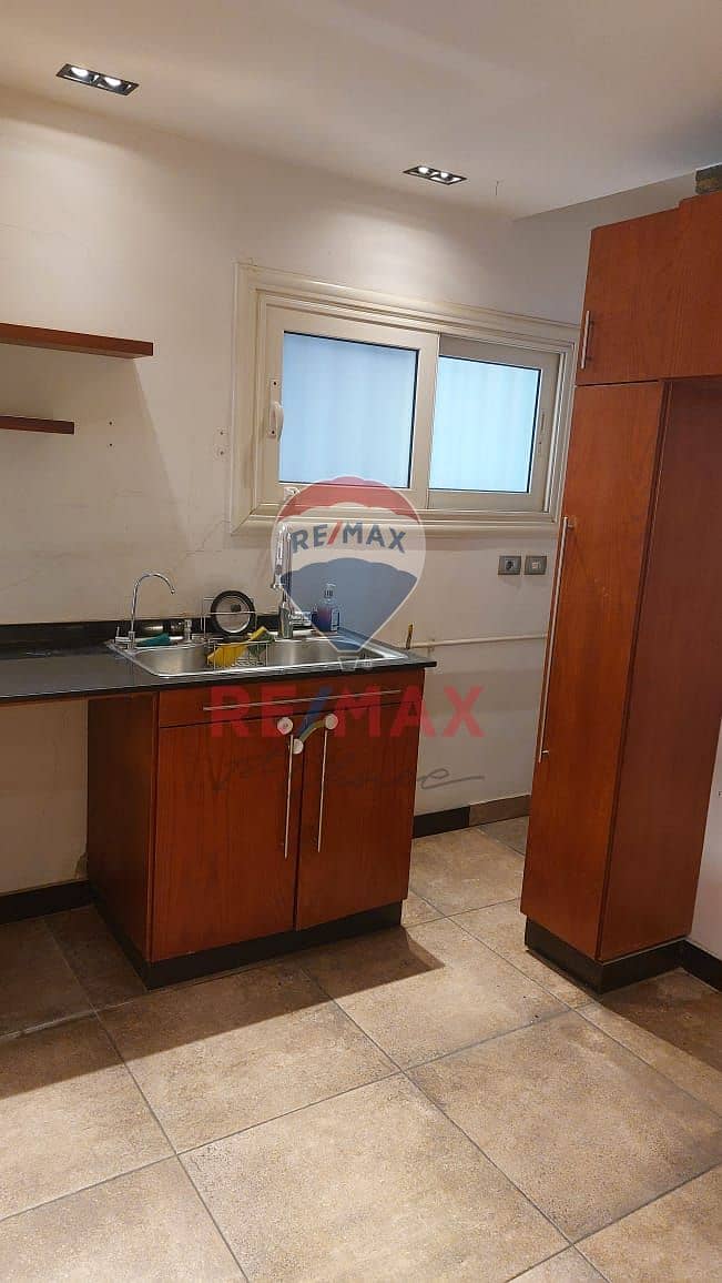 14 dc32ef36-0483-4ddd-b528-6cd856ea7720. jpg
