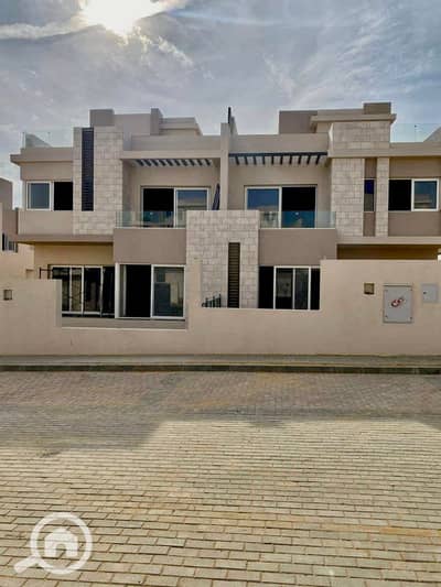 4 Bedroom Townhouse for Sale in 6th of October, Giza - 474159378_2091135344638269_7045688884071832833_n. jpg