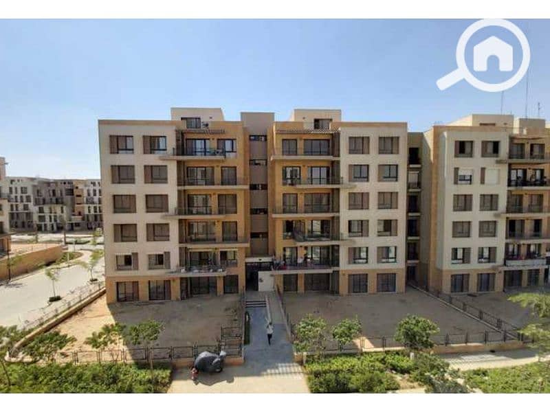 10 شقق للبيع في ايست تاون القاهرة الجديدة. jpg