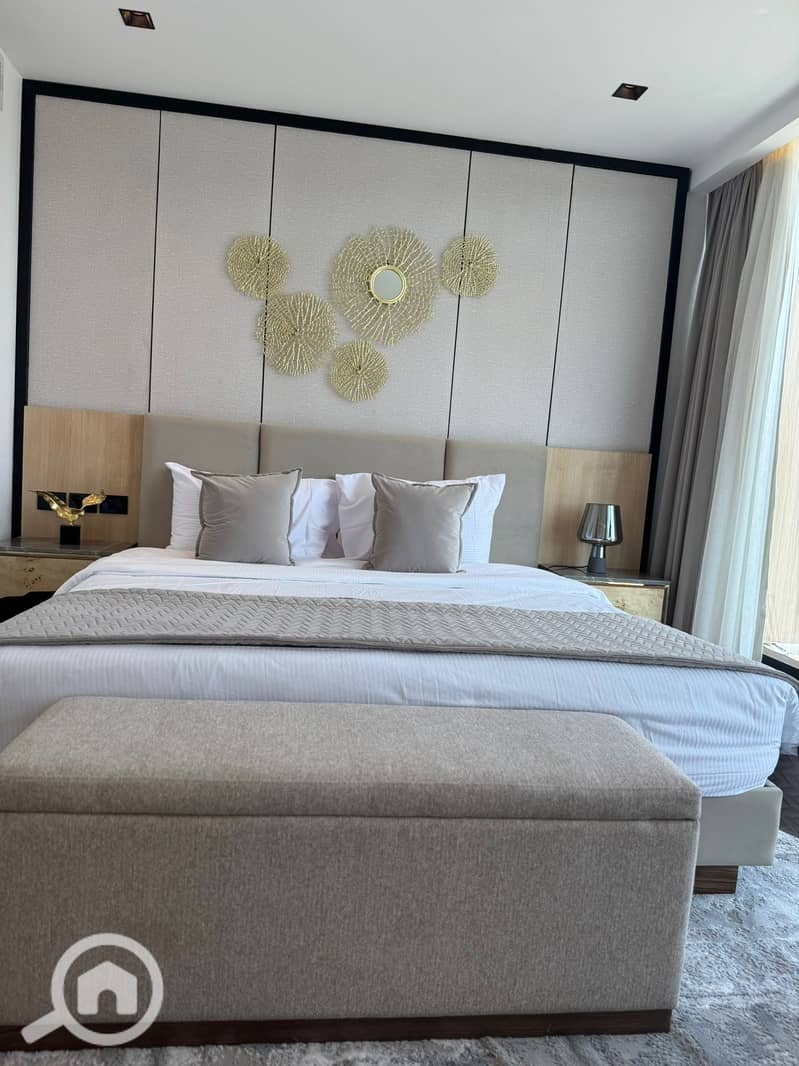 9 b75b6c42-ea66-4e31-9598-53f4c08a2a5b. jpg