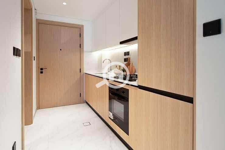 13 b4d778a8-25e9-4090-88a3-624d41590ff8. jpg