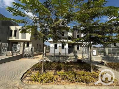 4 Bedroom Townhouse for Sale in 6th of October, Giza - IMG-20250616-WA0161. jpg