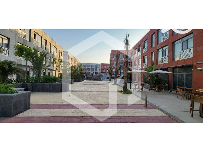 10 The Courtyard Dorra 3. jpg