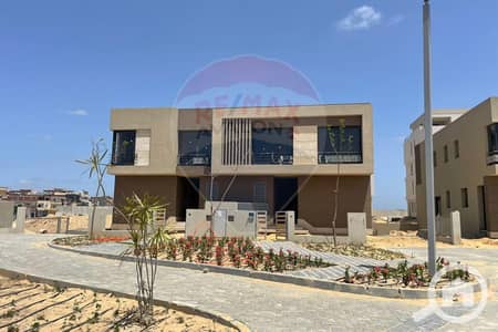 تاون هاوس 5 غرف نوم للبيع في العامرية، الإسكندرية - 01. jpg