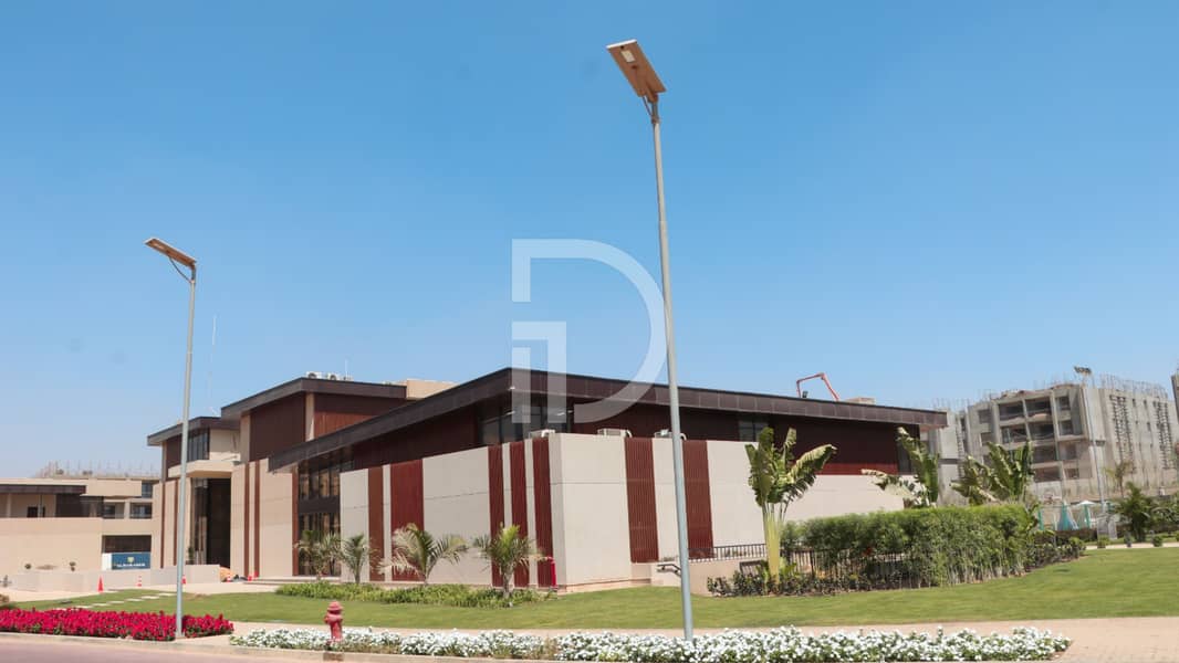 16 Vth Square - Live Photos _page-0022. jpg