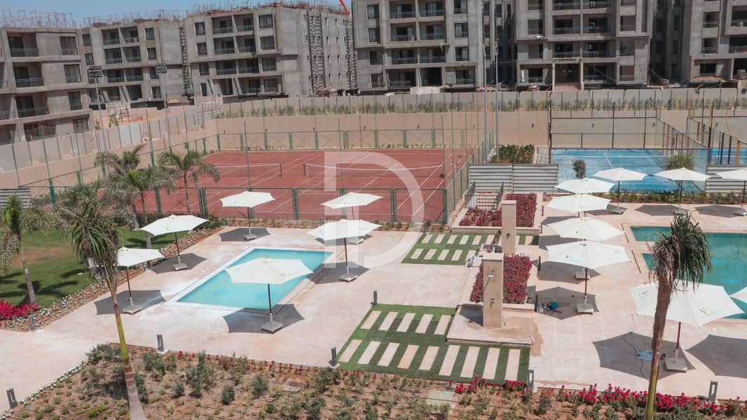22 Vth Square - Live Photos _page-0027. jpg
