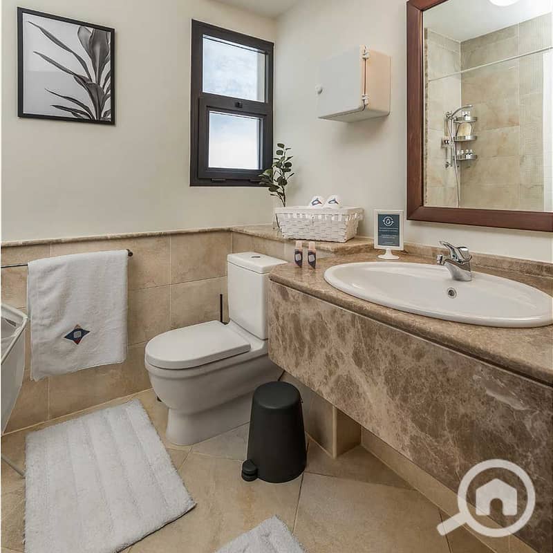 9 cbathroom2. jpg