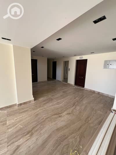 فلیٹ 3 غرف نوم للبيع في الشيخ زايد، الجيزة - IMG-20250210-WA0035. jpg