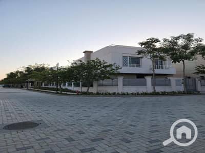 فیلا 4 غرف نوم للبيع في الشيخ زايد، الجيزة - 2303753f-146a-4043-818d-7e67f92739c9. jpg