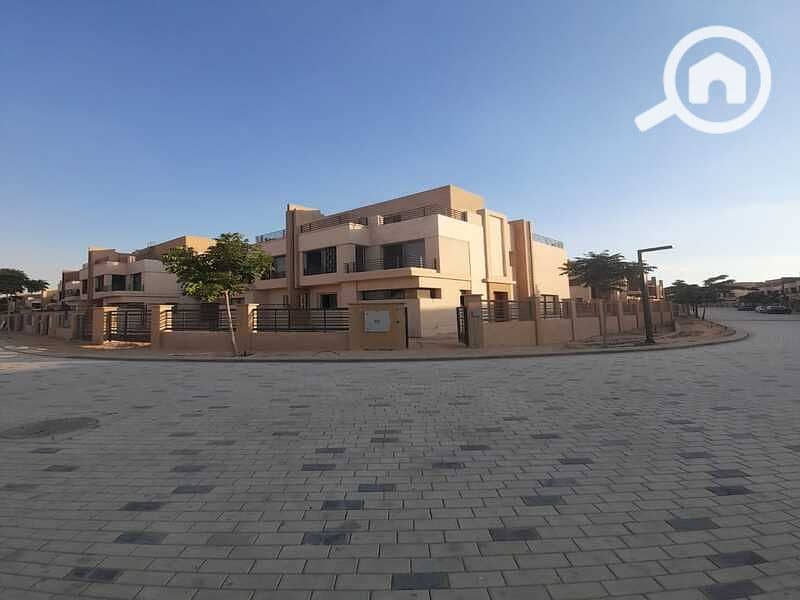 8 175f3c72-c754-41b5-b19f-f76604158ab4. jpg