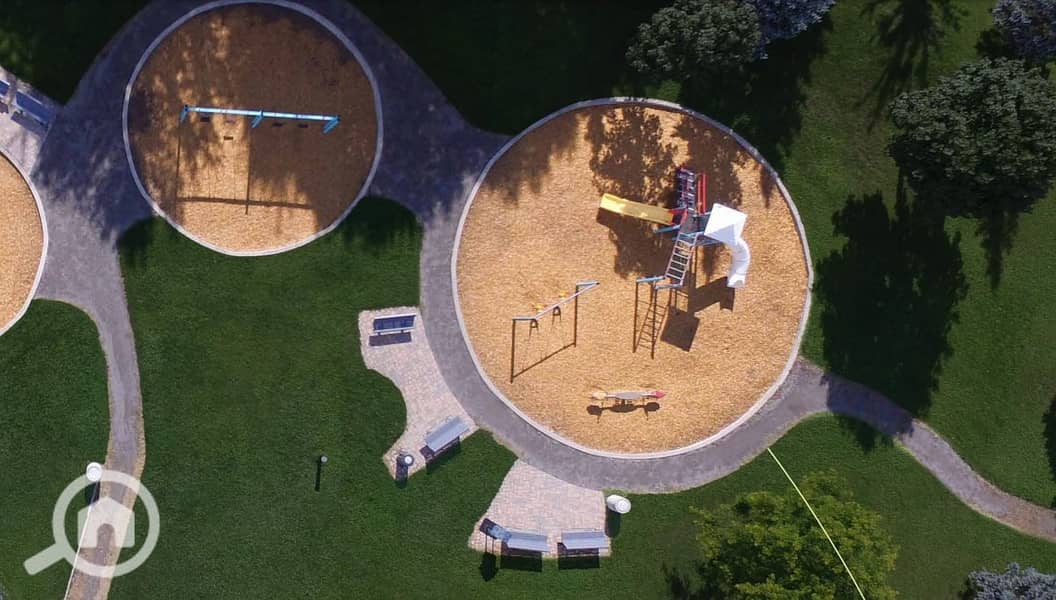 9 Crescent_WalkCrescent_WalkCrescent_WalkScreenshot_2025-03-12_170102. png